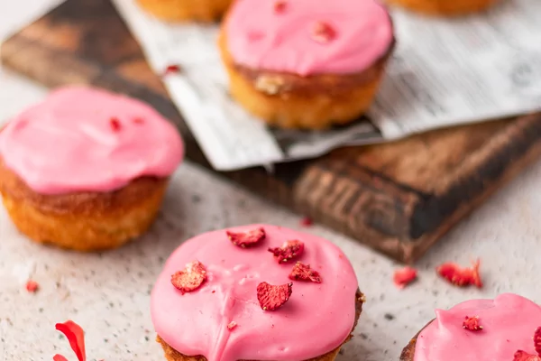 Low carb pink cakes