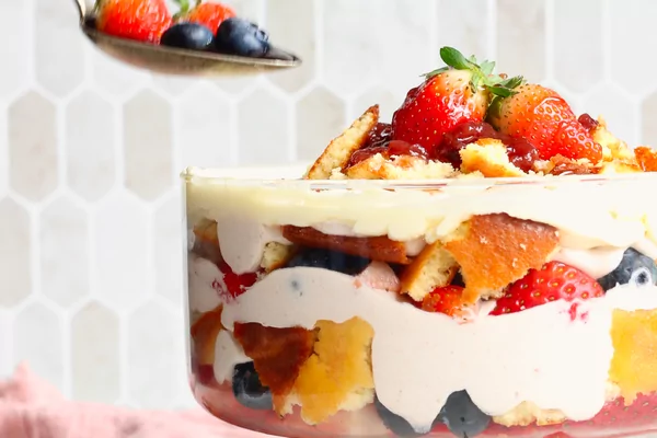 Sugar-free strawberry trifle