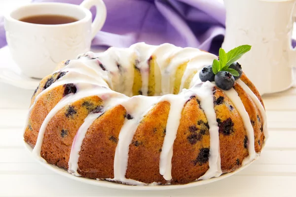 Koolhydraatarme en suikervrije tulbandcake met blauwe bessen