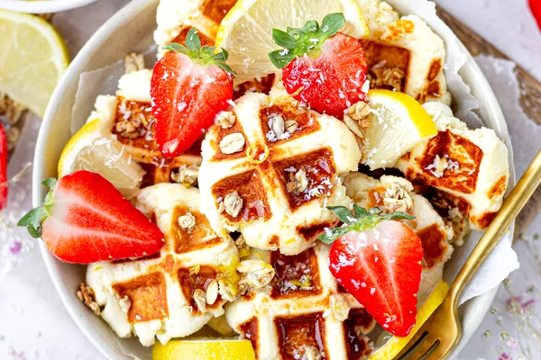 Sugarfree coconut lemon waffles