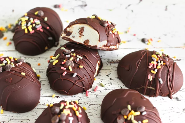 Koolhydraatarme paaseieren met cheesecake vulling