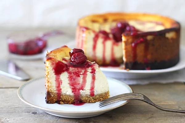 Suikervrije witte chocolade kersen cheesecake