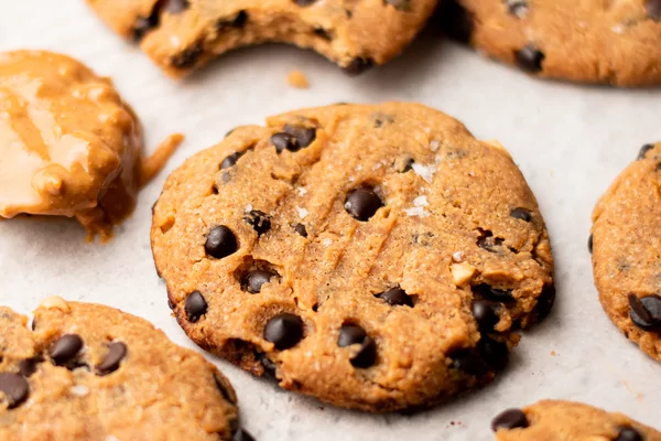 Suikervrije pindakaas koekjes met 5 ingrediënten