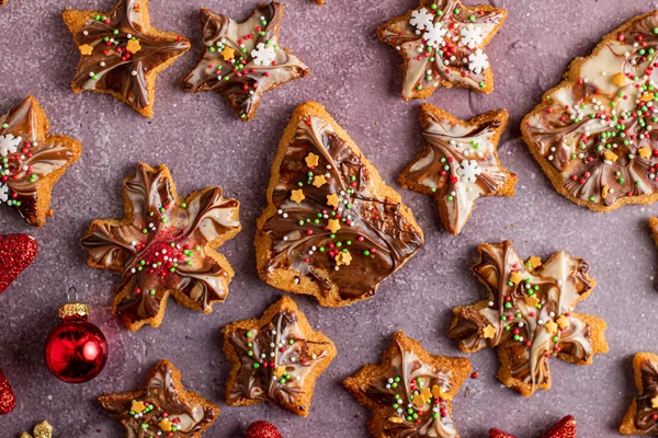 Koolhydraatarme chocolade swirl kerstkoekjes