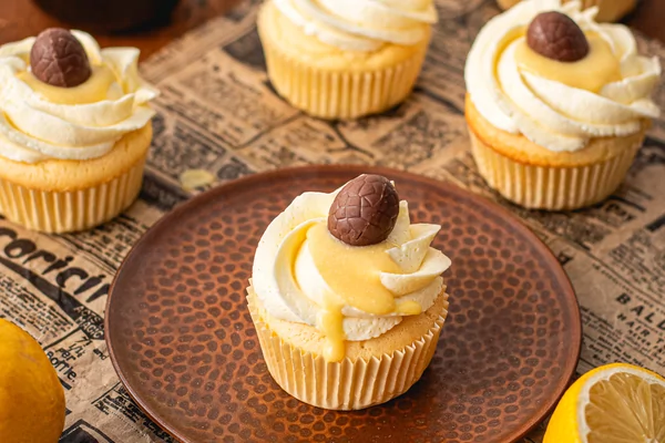 Sugarfree lemon curd cupcakes